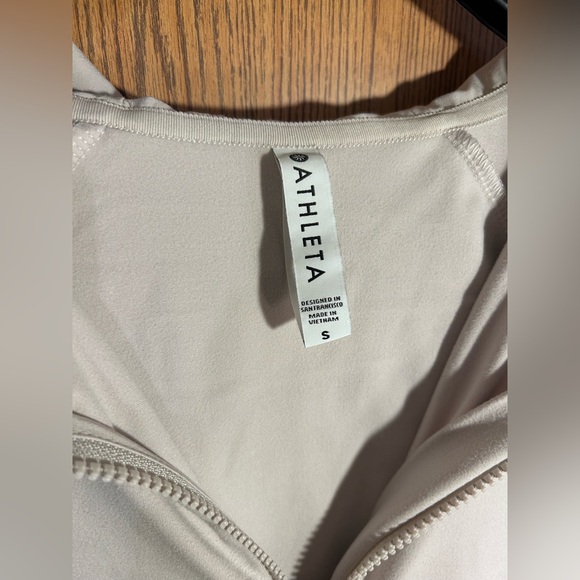 Athleta Glacier Handkerchief Abalone Gray Poncho Hoodie - Picture 5 of 7